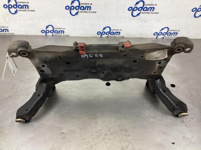 Gebruikte Subframe Volvo V40 (MV) 1.6 D2 Prijs € 150,00 Margeregeling aangeboden door Gebr Opdam B.V.