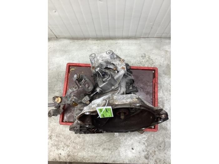 Versnellingsbak van een Opel Corsa D 1.2 16V 2009