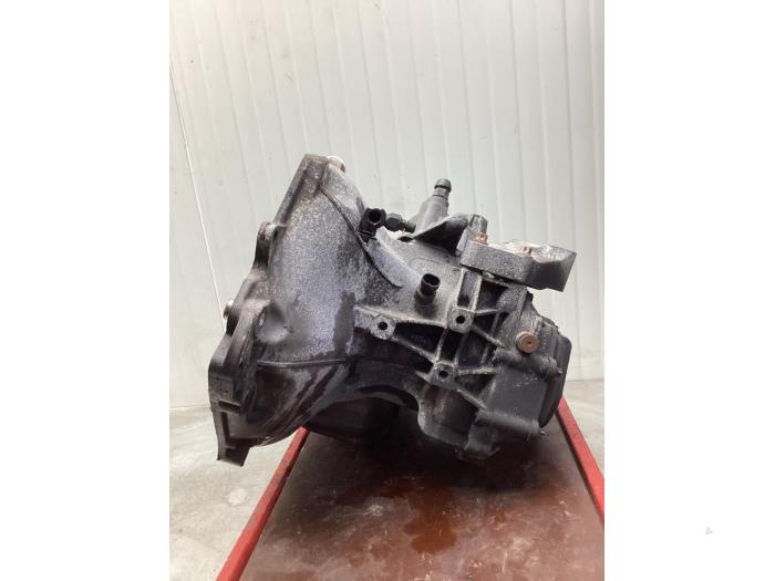 Versnellingsbak van een Opel Corsa D 1.2 16V 2009