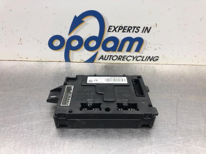 Gebruikte Bodycontrol Module Renault Clio IV (5R) 1.5 Energy dCi 90 FAP Prijs € 68,00 Margeregeling aangeboden door Gebr Opdam B.V.