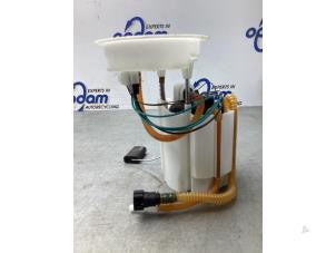 Gebruikte Benzinepomp BMW X1 (F48) sDrive 20i 2.0 16V Twin Power Turbo Prijs € 150,00 Margeregeling aangeboden door Gebr Opdam B.V.