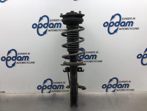 Gebruikte Mac Phersonpoot rechts-voor Mercedes Citan (415.6) 1.5 108 CDI Euro 6 Prijs € 68,00 Margeregeling aangeboden door Gebr Opdam B.V.