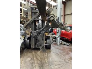 Gebruikte Subframe Mercedes Vito (639.6) 2.2 111 CDI 16V Prijs € 100,00 Margeregeling aangeboden door Gebr Opdam B.V.