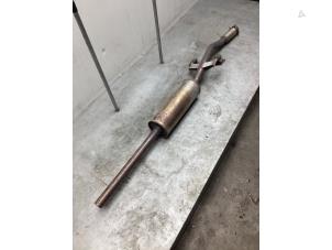 Gebruikte Uitlaat Middendemper Citroen C3 Aircross I (2C/2R) 1.2 e-THP PureTech 110 Prijs € 225,00 Margeregeling aangeboden door Gebr Opdam B.V.