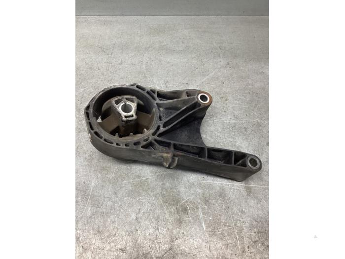 Gebruikte Motorsteun Opel Astra J Sports Tourer (PD8/PE8/PF8) 1.7 CDTi 16V Prijs € 20,00 Margeregeling aangeboden door Gebr Opdam B.V.