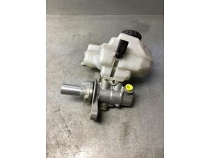 Gebruikte Hoofdremcilinder Volkswagen Golf VIII (CD1) 1.5 TSI BlueMotion 16V Prijs € 45,00 Margeregeling aangeboden door Gebr Opdam B.V.