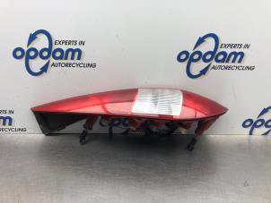 Gebruikte Achterlicht links Ford Mondeo III Wagon 2.0 16V Prijs € 36,00 Margeregeling aangeboden door Gebr Opdam B.V.