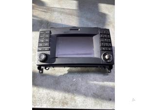 Gebruikte Display Multi Media regelunit Mercedes Sprinter Prijs € 605,00 Inclusief btw aangeboden door Gebr Opdam B.V.