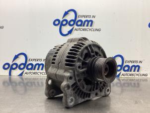 Gebruikte Dynamo Volkswagen Golf III (1H1) 1.6 i Prijs € 45,00 Margeregeling aangeboden door Gebr Opdam B.V.