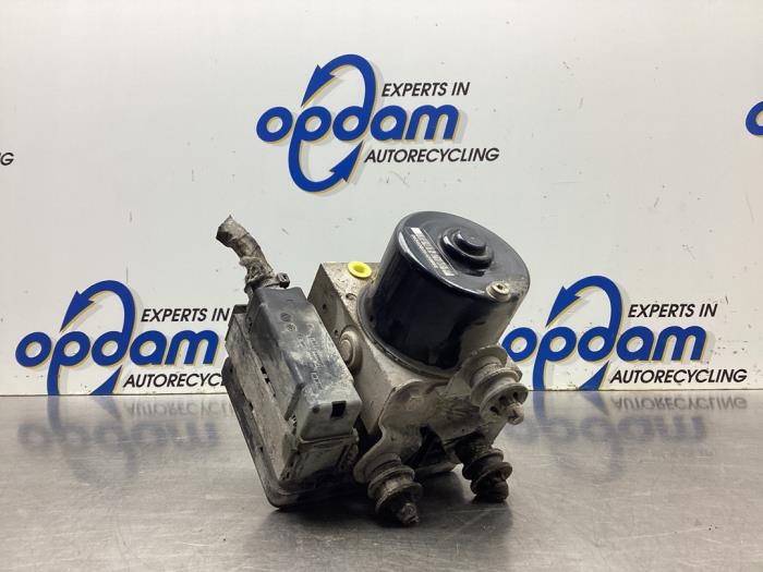 Gebruikte ABS Pomp Volkswagen Touran (1T1/T2) 1.9 TDI 105 Euro 3 Prijs € 99,00 Margeregeling aangeboden door Gebr Opdam B.V.