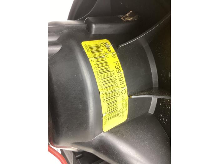 Kachel Ventilatiemotor van een Volkswagen Touran (1T1/T2) 1.9 TDI 105 Euro 3 2006