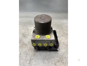 Gebruikte ABS Pomp Mercedes Vito (639.6) 2.2 111 CDI 16V Prijs € 181,50 Inclusief btw aangeboden door Gebr Opdam B.V.