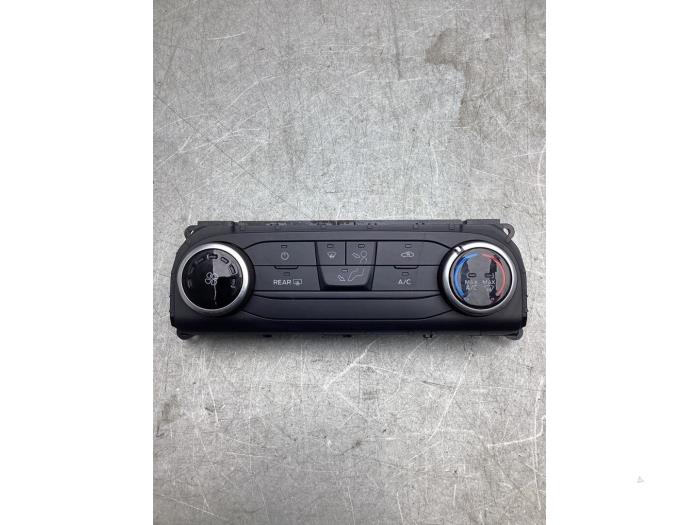 Kachel Bedieningspaneel van een Ford Fiesta 7 1.1 Ti-VCT 12V 85 2019
