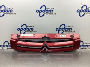 Gebruikte Grille Citroen Berlingo Cinqspace, Multispace 1.6 16V Prijs € 45,00 Margeregeling aangeboden door Gebr Opdam B.V.