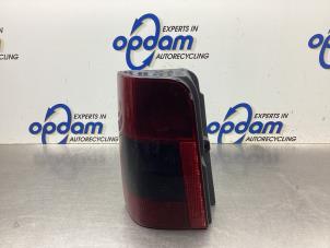 Gebruikte Achterlicht links Citroen Berlingo Cinqspace, Multispace 1.6 16V Prijs € 32,00 Margeregeling aangeboden door Gebr Opdam B.V.