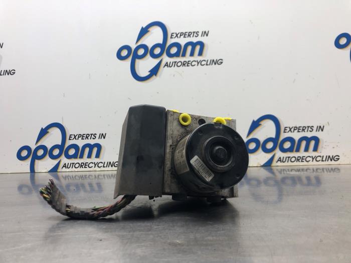 Gebruikte ABS Pomp Peugeot 207/207+ (WA/WC/WM) 1.4 16V VTi Prijs € 180,00 Margeregeling aangeboden door Gebr Opdam B.V.