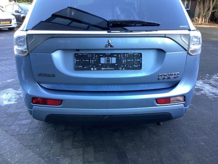 Bumper achter van een Mitsubishi Outlander (GF/GG) 2.0 16V PHEV 4x4 2014