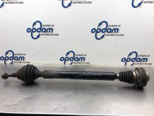 Gebruikte Aandrijfas rechts-voor Volkswagen Golf V (1K1) 1.4 GT 16V Prijs € 135,00 Margeregeling aangeboden door Gebr Opdam B.V.