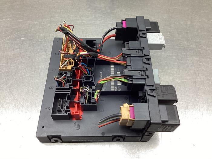 Computer Body Control van een Volkswagen Golf V (1K1) 1.4 GT 16V 2007