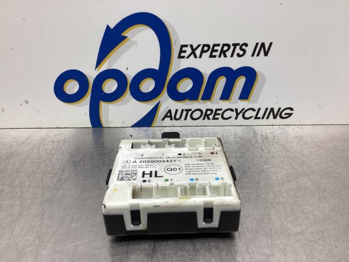 Gebruikte Module Centrale Deurvergrendeling Mercedes C (W205) C-200 1.6 CDI BlueTEC, C-200 d 16V Prijs € 36,00 Margeregeling aangeboden door Gebr Opdam B.V.