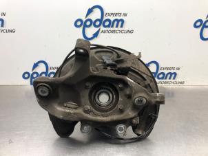 Gebruikte Fusee rechts-achter Mercedes C (W205) C-200 1.6 CDI BlueTEC, C-200 d 16V Prijs € 135,00 Margeregeling aangeboden door Gebr Opdam B.V.