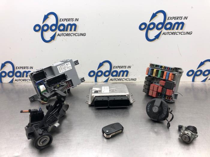 Gebruikte Computer Motormanagement Peugeot Bipper (AA) 1.3 HDI Prijs € 248,00 Margeregeling aangeboden door Gebr Opdam B.V.