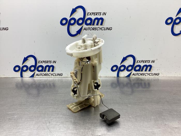 Gebruikte Benzinepomp BMW 3 serie Touring (E46/3) 316i 16V Prijs € 68,00 Margeregeling aangeboden door Gebr Opdam B.V.