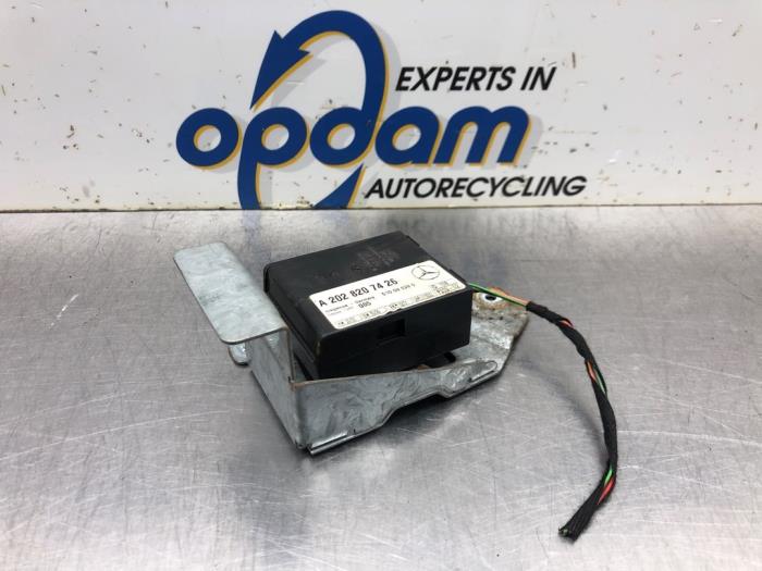 Gebruikte Alarm module Mercedes CLK (C208) 2.0 200K Evo 16V Prijs € 27,00 Margeregeling aangeboden door Gebr Opdam B.V.