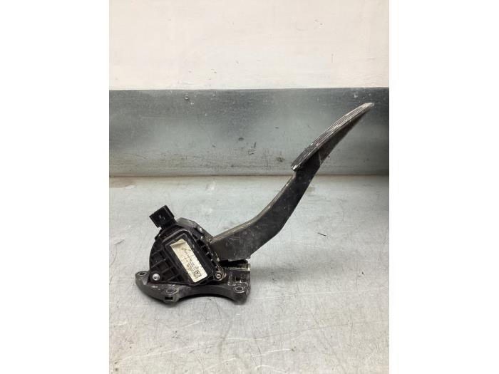 Gebruikte Sensor Gaspedaalpositie Landrover Discovery Sport (LC) 2.0 Si4 16V Prijs € 75,00 Margeregeling aangeboden door Gebr Opdam B.V.