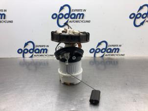 Gebruikte Benzinepomp Ford Focus 2 2.0 16V Prijs € 45,00 Margeregeling aangeboden door Gebr Opdam B.V.