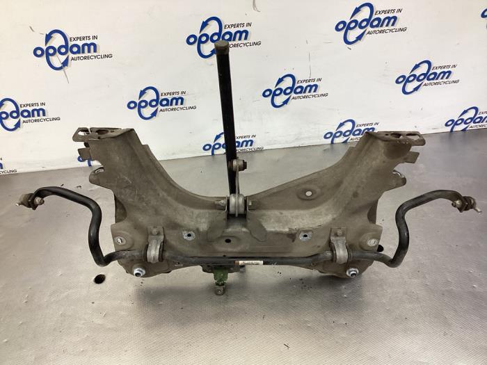 Gebruikte Subframe Renault Clio IV (5R) 1.5 Energy dCi 90 FAP Prijs € 89,00 Margeregeling aangeboden door Gebr Opdam B.V.