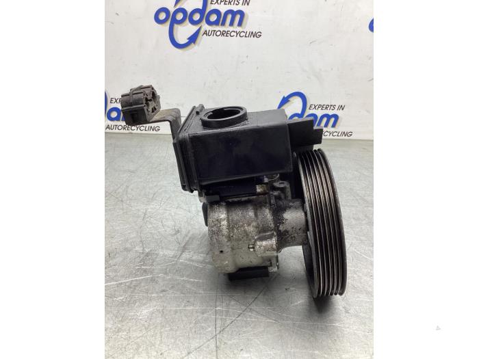 Gebruikte Servopomp Peugeot 206+ (2L/M) 1.1 XR,XS Prijs € 50,00 Margeregeling aangeboden door Gebr Opdam B.V.