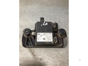 Gebruikte Dode hoek sensor Landrover Discovery Sport (LC) 2.0 Si4 16V Prijs € 300,00 Margeregeling aangeboden door Gebr Opdam B.V.