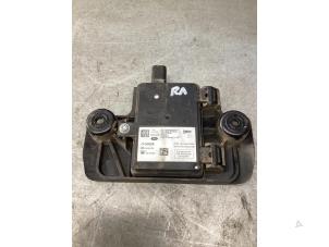 Gebruikte Dode hoek sensor Landrover Discovery Sport (LC) 2.0 Si4 16V Prijs € 300,00 Margeregeling aangeboden door Gebr Opdam B.V.