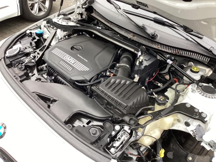 Motor van een BMW 2 serie Gran Coupe (F44) 218i 1.5 TwinPower Turbo 12V 2023