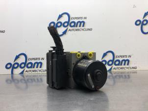 Gebruikte ABS Pomp Volkswagen Golf V (1K1) 1.4 FSI 16V Prijs € 100,00 Margeregeling aangeboden door Gebr Opdam B.V.