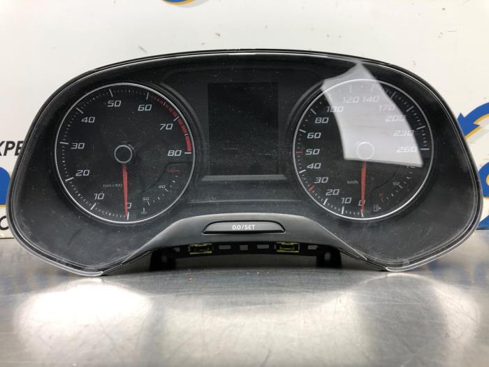 Kilometerteller KM van een Seat Leon ST (5FF) 1.4 TSI 16V 2017