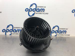 Gebruikte Chaufage Ventilatiemotor BMW 3 serie (E90) 318i 16V Prijs € 112,00 Margeregeling aangeboden door Gebr Opdam B.V.