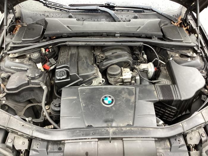 Motor van een BMW 3 serie (E90) 318i 16V 2007