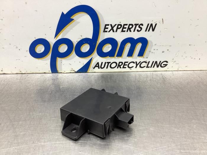 Gebruikte Alarm module Volkswagen Touran (1T1/T2) 2.0 TDI 16V 140 Prijs € 45,00 Margeregeling aangeboden door Gebr Opdam B.V.