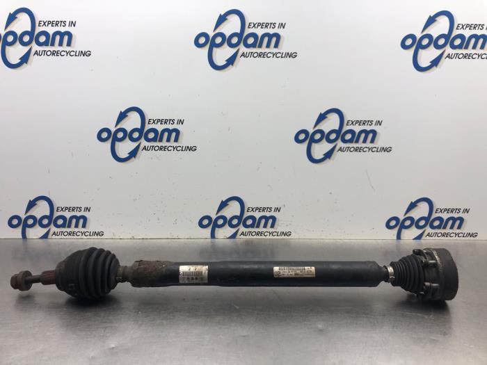 Aandrijfas rechts-voor van een Volkswagen Passat (3C2) 2.0 FSI 16V 2007