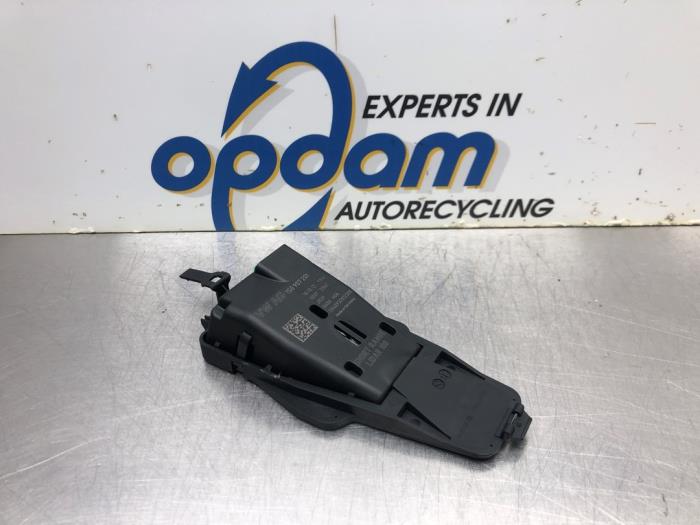 Gebruikte Remassistent sensor Volkswagen Up! (121) 1.0 12V 60 Prijs € 36,00 Margeregeling aangeboden door Gebr Opdam B.V.