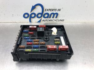 Gebruikte Zekeringkast Volkswagen Passat (3C2) 2.0 FSI 16V Prijs € 90,00 Margeregeling aangeboden door Gebr Opdam B.V.