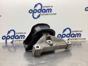 Gebruikte Motorrubber Peugeot 1007 (KM) 1.4 Prijs € 32,00 Margeregeling aangeboden door Gebr Opdam B.V.