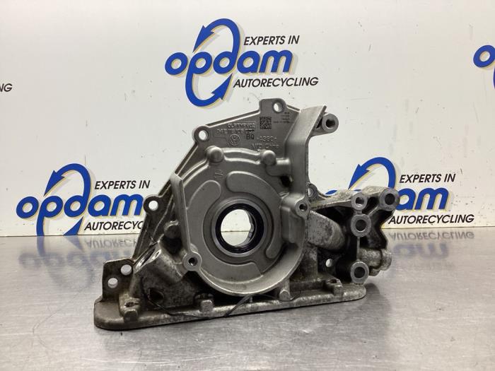 Gebruikte Oliepomp Volkswagen Polo VI (AW1) 1.0 TSI 12V Prijs € 90,00 Margeregeling aangeboden door Gebr Opdam B.V.