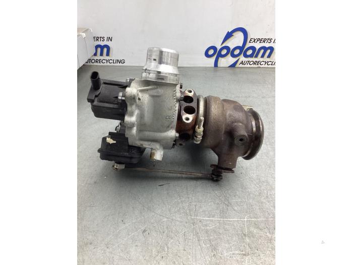 Turbo van een Mercedes-Benz A (177.0) 1.3 A-180 Turbo 16V 2019