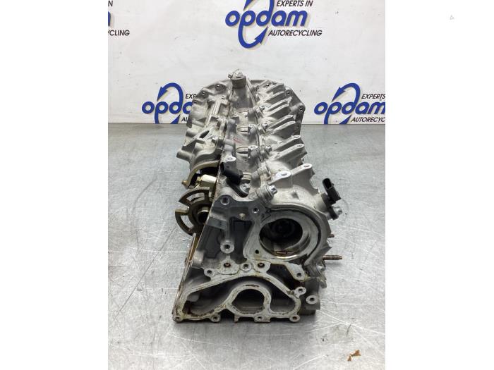 Cilinderkop van een Mercedes-Benz A (177.0) 1.3 A-180 Turbo 16V 2020