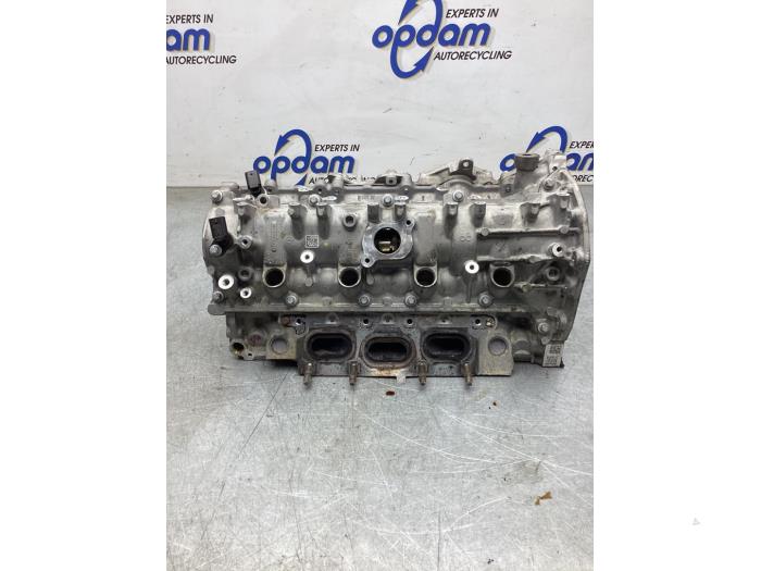 Cilinderkop van een Mercedes-Benz A (177.0) 1.3 A-180 Turbo 16V 2020