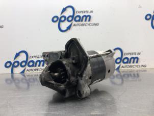 Gebruikte Startmotor Renault Clio IV Estate/Grandtour (7R) 0.9 Energy TCE 12V Prijs € 32,00 Margeregeling aangeboden door Gebr Opdam B.V.