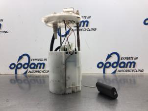 Benzinepomp van een Fiat 500 (312) 0.9 TwinAir 85 2017
